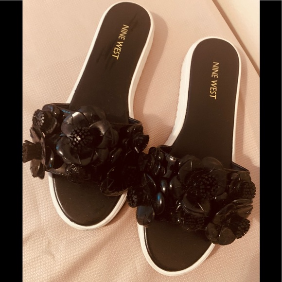 Nine West Women's Rainen Flower Embellished Jelly Flower Slide - Picture 6 of 10